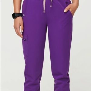 Magic purple figs scrub set